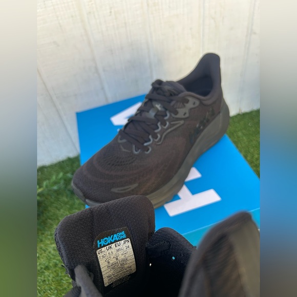 HOKA Arahi 8 women
Best seller NEW Sz 7.5D
COLOR: Black / Black - Picture 17 of 17